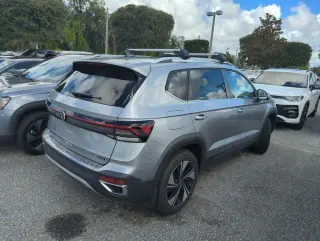 Volkswagen Taos 2025 AWD SE 4Motion SUV de 4 puertas