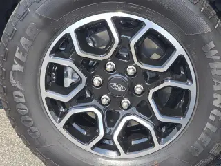 Ford F-150 2023 4x4 XLT 4dr SuperCab 6.5 ft. SB