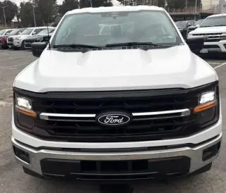 Ford F-150 2025 4x2 XLT 4 puertas SuperCrew 5,5 pies. SB