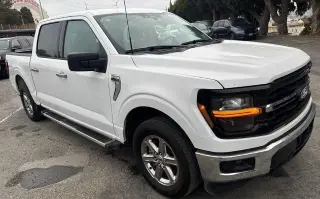 Ford F-150 2025 4x2 XLT 4 puertas SuperCrew 5,5 pies. SB