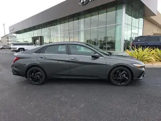 Hyundai ELANTRA 2026 SEL Sport Premium 4dr Sedán