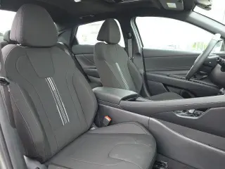 Hyundai ELANTRA 2026 SEL Sport Premium 4dr Sedán