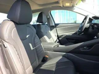 Hyundai ELANTRA Híbrido 2026 Limited 4dr Sedán