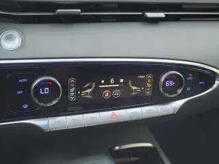 Genesis GV70 2023 AWD 2.5T Standard SUV de 4 puertas