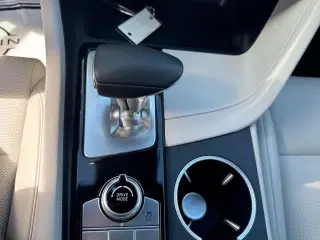 Genesis G70 2025 2.5T Standard 4dr Sedán
