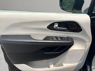 Chrysler Pacifica 2023 Limited 4dr Mini-Van