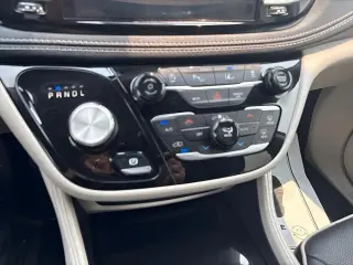 Chrysler Pacifica 2023 Limited 4dr Mini-Van