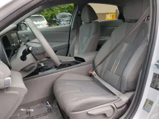 Hyundai ELANTRA 2026 SEL Sport 4dr Sedán