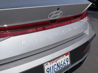 Hyundai ELANTRA Híbrido 2025 Limited Sedán 4 puertas