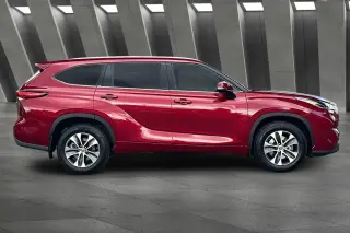 Toyota Highlander Hybrid 2021 AWD XLE 4dr SUV