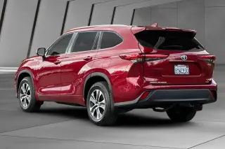Toyota Highlander Hybrid 2021 AWD XLE 4dr SUV