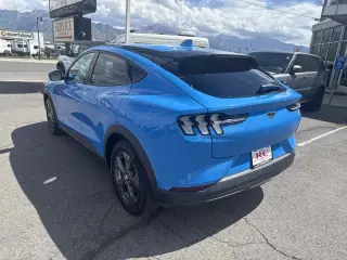 2022 Ford Mustang Mach-E
