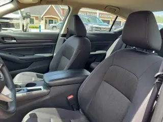 Nissan Altima 2025 2.5 SV 4dr Sedán