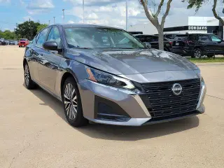 Nissan Altima 2025 2.5 SV 4dr Sedán
