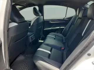 Toyota Camry 2025 SE 4dr Sedán