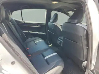 Toyota Camry 2025 SE 4dr Sedán