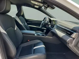 Toyota Camry 2025 SE 4dr Sedán