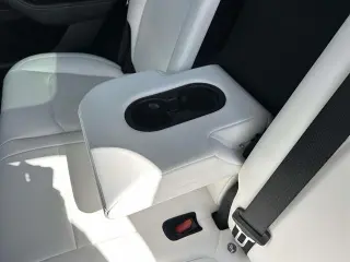 Tesla Model Y 2023 AWD Long Range 4dr Crossover