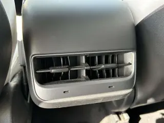 Tesla Model Y 2023 AWD Long Range 4dr Crossover