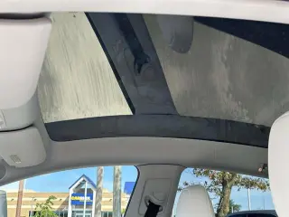 Tesla Model Y 2023 AWD Long Range 4dr Crossover