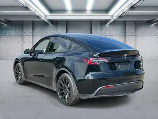 Tesla Model Y 2023 AWD Long Range 4dr Crossover