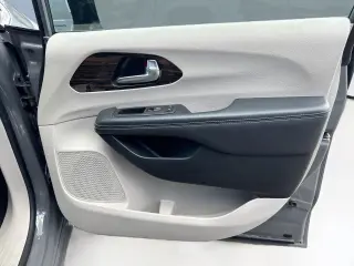 Chrysler Pacifica 2023 Limited 4dr Minivan