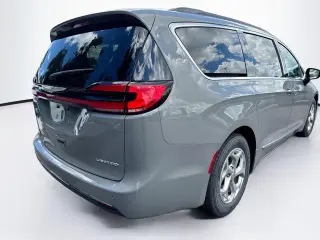Chrysler Pacifica 2023 Limited 4dr Minivan