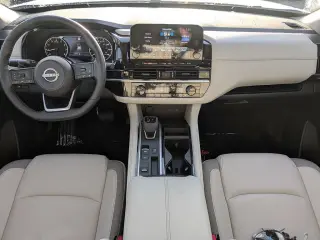 Nissan Pathfinder 2025 SUV de 4 puertas SL
