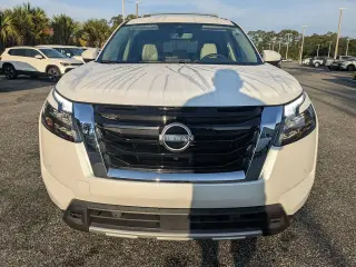 Nissan Pathfinder 2025 SUV de 4 puertas SL