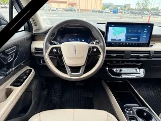 Lincoln Corsair 2024 AWD Reserve 4dr SUV