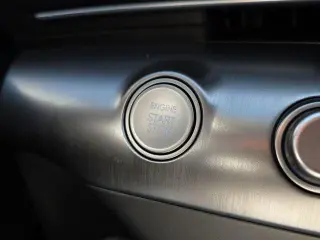 Hóyundai KONA 2026 AWD SEL Premium 4dr SUV