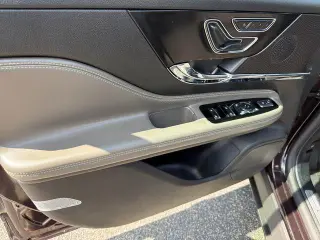 Corsair Lincoln 2023 SUV 4dr estándar