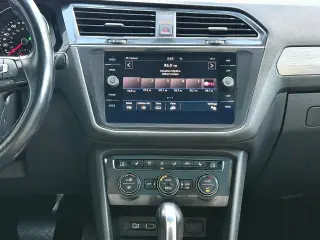 Volkswagen Tiguan 2018 AWD 2.0T SEL 4Motion 4dr SUV