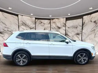 Volkswagen Tiguan 2018 AWD 2.0T SEL 4Motion 4dr SUV