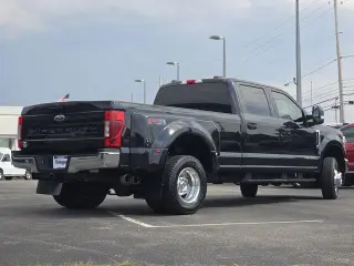 Ford F-350 Super Duty 2022 4x4 XLT 4dr Crew Cab 8 ft. LB DRW Pickup