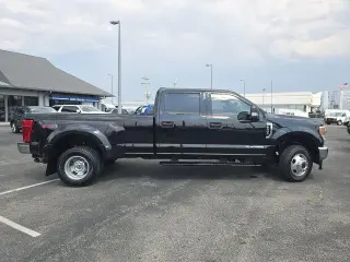 Ford F-350 Super Duty 2022 4x4 XLT 4dr Crew Cab 8 ft. LB DRW Pickup