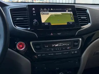 Honda Pilot 2021 Touring SUV 4 puertas con asientos traseros tipo capitán