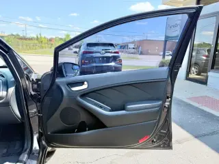 Kia Forte 2018 LX 4dr Sedán 6M
