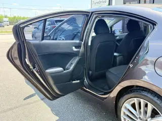 Kia Forte 2018 LX 4dr Sedán 6M