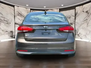 Kia Forte 2018 LX 4dr Sedán 6M