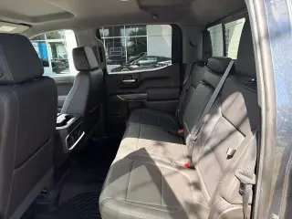 Chevrolet Silverado 1500 2021 4x4 LTZ 4 puertas Crew Cab 5.8 pies. c/estribo