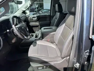Chevrolet Silverado 1500 2021 4x4 LTZ 4 puertas Crew Cab 5.8 pies. c/estribo