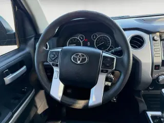 Toyota Tundra 2016 4x2 SR5 4dr CrewMax Cab Pickup SB (4.6L V8)