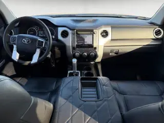 Toyota Tundra 2016 4x2 SR5 4dr CrewMax Cab Pickup SB (4.6L V8)