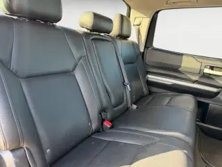 Toyota Tundra 2016 4x2 SR5 4dr CrewMax Cab Pickup SB (4.6L V8)