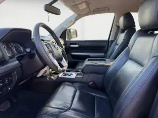 Toyota Tundra 2016 4x2 SR5 4dr CrewMax Cab Pickup SB (4.6L V8)