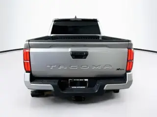 Toyota Tacoma 2025 4x2 SR5 4dr Double Cab 5.0 ft SB
