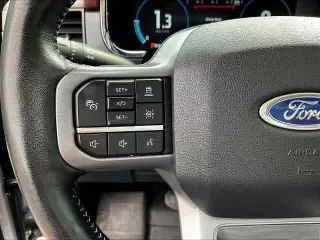 Ford F-150 2021 4x4 Lariat 4dr SuperCrew 6.5 ft. SB