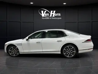 2025 Genesis G90