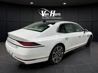 2025 Genesis G90